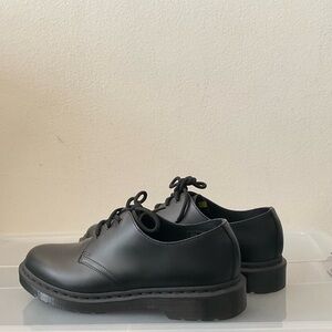 Dr. Martens Oxford Size 9 US 7 Women’s All Black Flat Dress Shoes